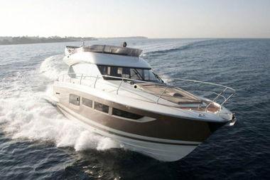 国产飞桥游艇介绍视频,畅游碧波之上的奢华之旅